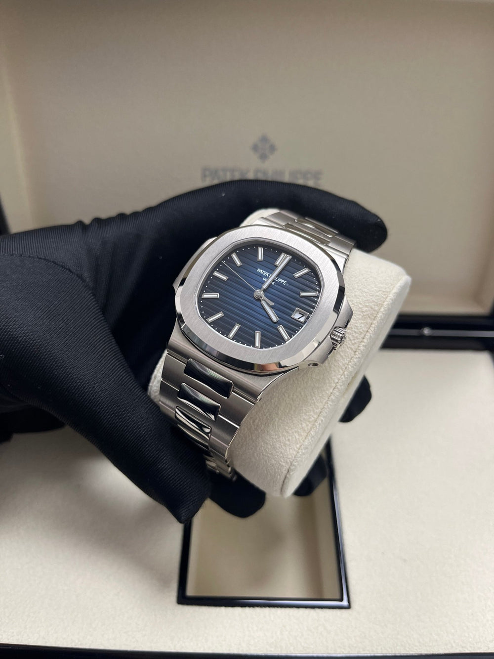 Patek Phillipe Nautilus Silver Metal Quartz Watch